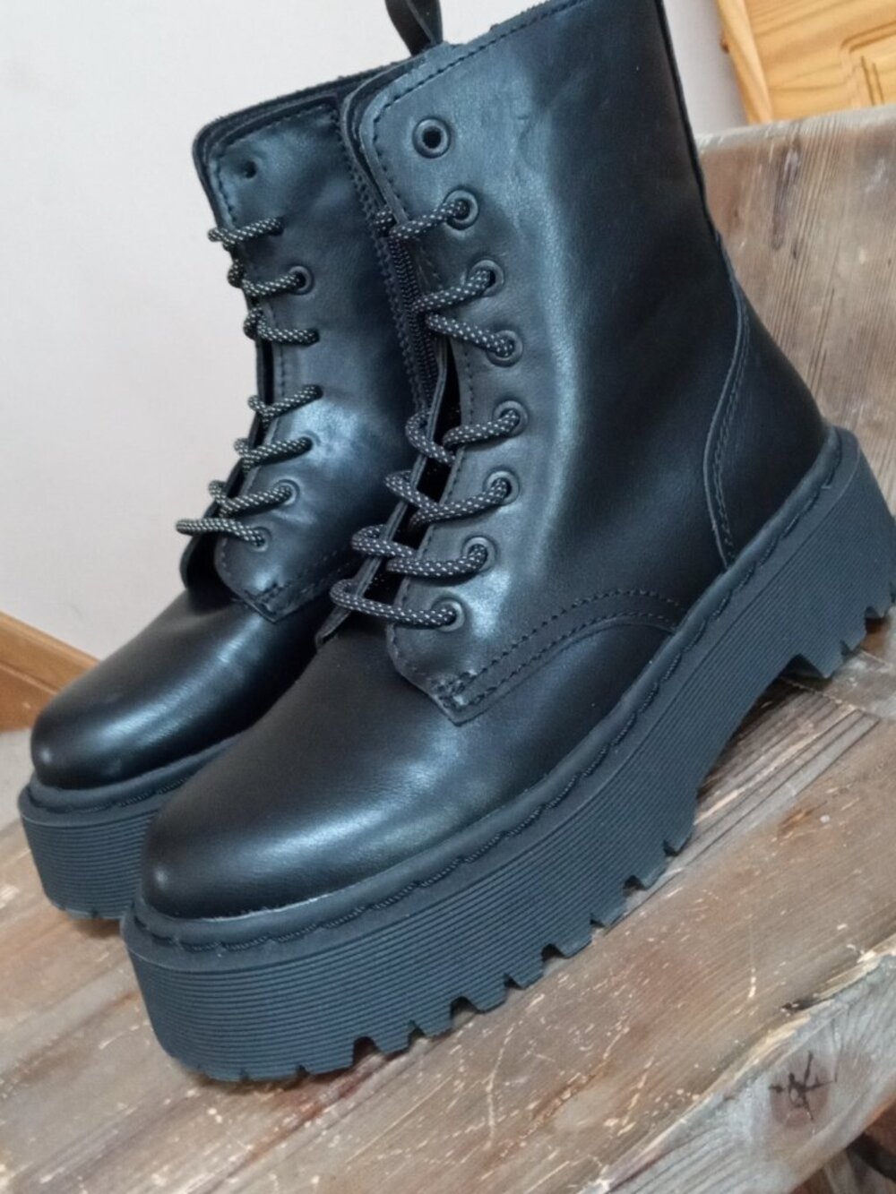 Steve Madden Women's Size 7.5 Betty II Black Platform Combat Boots NEW! - Picture 6 of 6